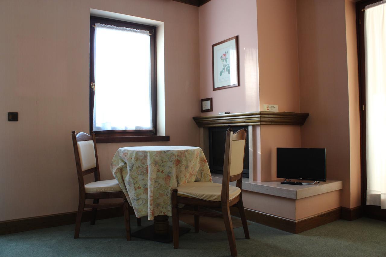 גאליו Hotel La Lepre Bianca מראה חיצוני תמונה