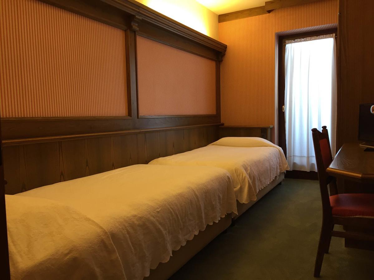 גאליו Hotel La Lepre Bianca מראה חיצוני תמונה