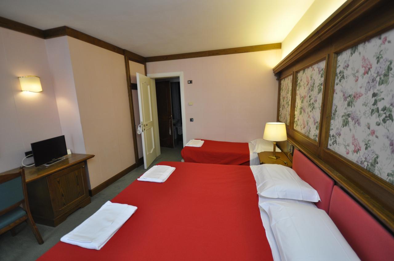 גאליו Hotel La Lepre Bianca מראה חיצוני תמונה
