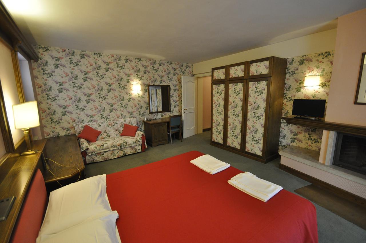 גאליו Hotel La Lepre Bianca מראה חיצוני תמונה
