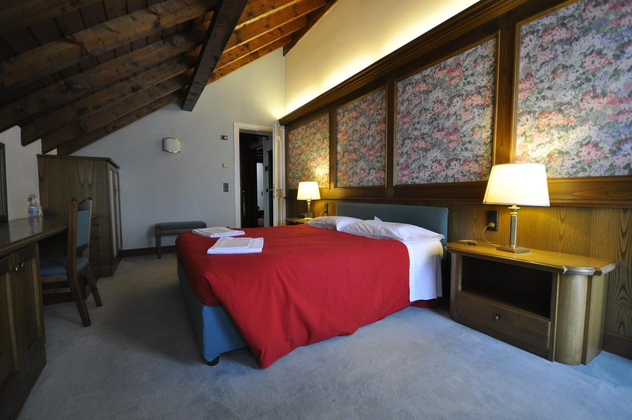 גאליו Hotel La Lepre Bianca מראה חיצוני תמונה