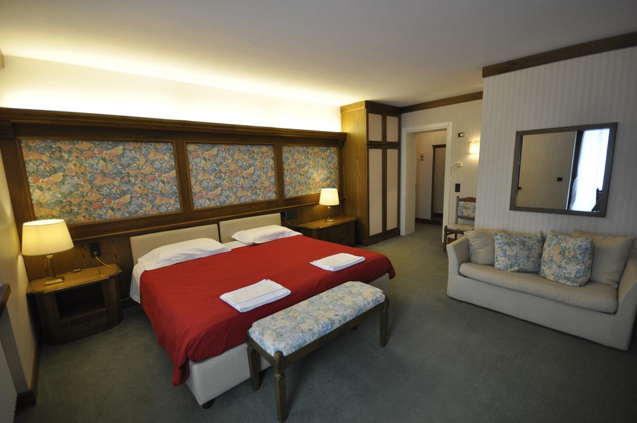 גאליו Hotel La Lepre Bianca מראה חיצוני תמונה