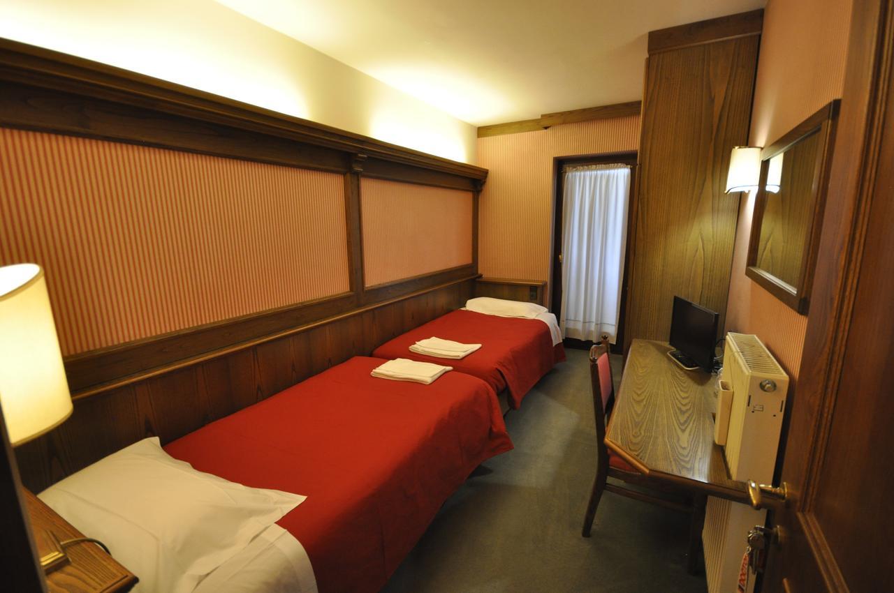 גאליו Hotel La Lepre Bianca מראה חיצוני תמונה