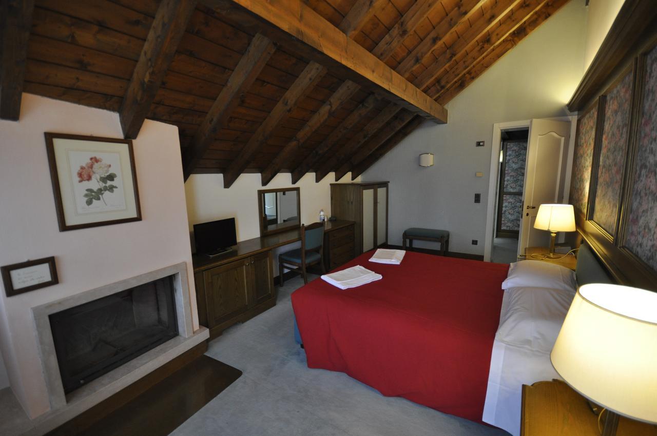 גאליו Hotel La Lepre Bianca מראה חיצוני תמונה