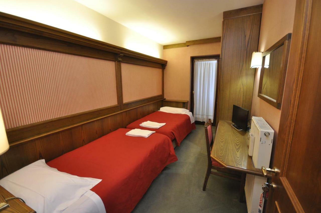 גאליו Hotel La Lepre Bianca מראה חיצוני תמונה
