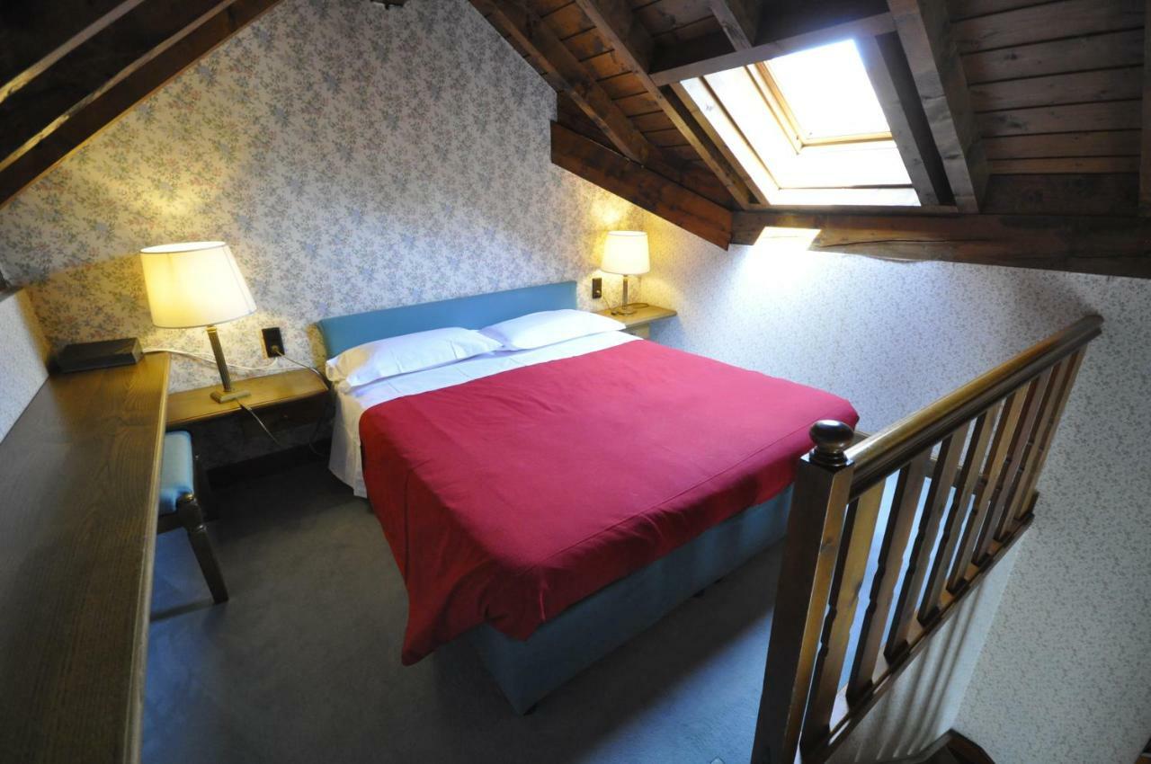 גאליו Hotel La Lepre Bianca מראה חיצוני תמונה